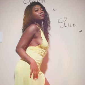 Meet your Posher, Mika